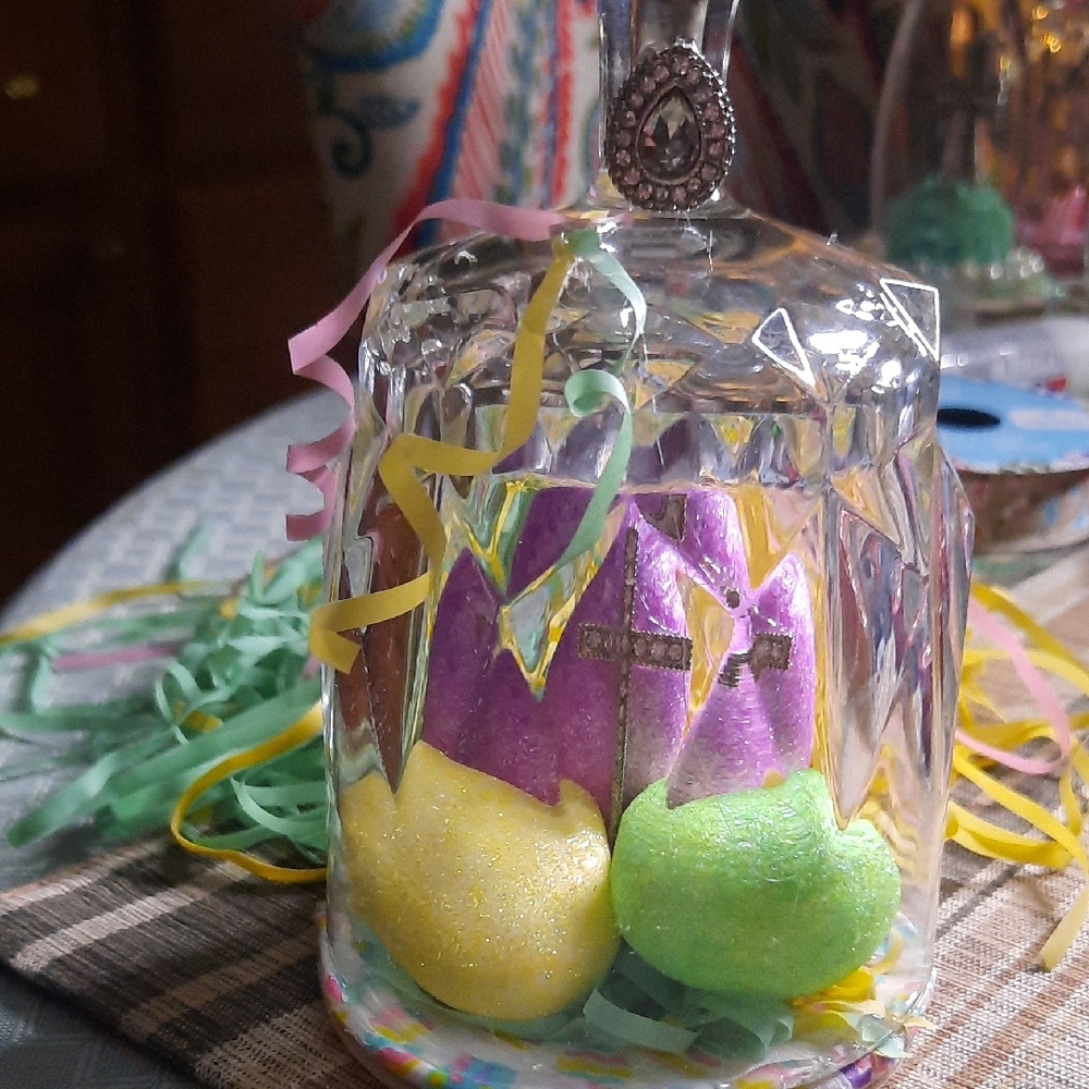 Crystal Glass Easter Egg Candle Holder With Rhinstone Cross Inside - Picture 3 of 5